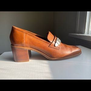 Leather chunky heel shoes